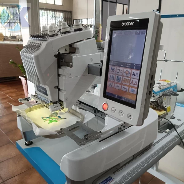 Maquina de Bordado Profissional 06 Agulhas Brother PR650 Revisada