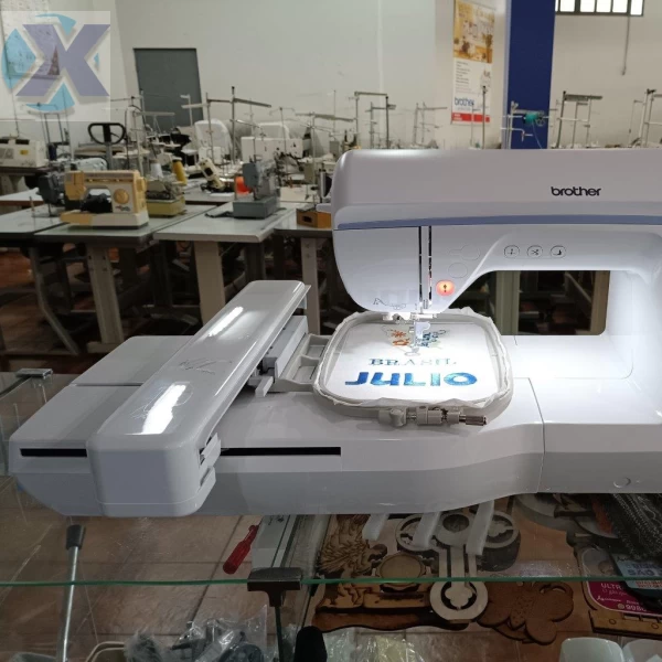 Maquina de Bordado Profissional Brother BP1530L Completa + Coleção Bordados