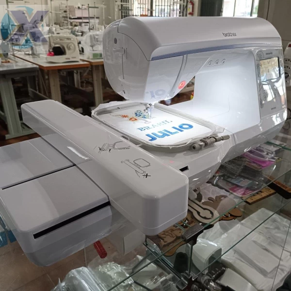 Maquina de Bordado Profissional Brother BP1530L Completa + Coleção Bordados