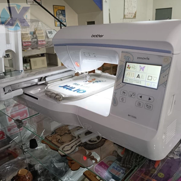 Maquina de Bordado Profissional Brother BP1530L Completa + Coleção Bordados