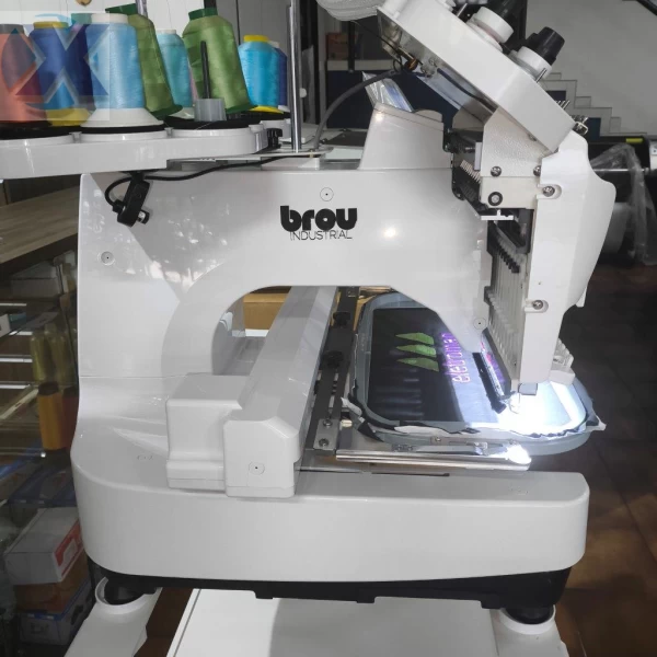 Maquina de Bordado Industrial 15 Agulhas Completa + Kit Boné