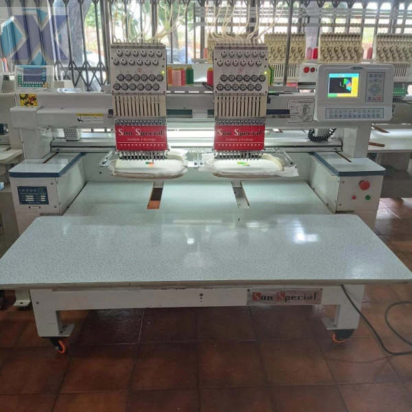 Maquina de Bordado Industrial 02 Cabeças 12 Agulhas + Coleção de Bordados
