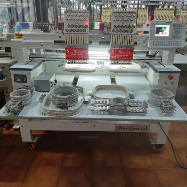 Maquina de Bordado Industrial 02 Cabeças 12 Agulhas + Coleção de Bordados