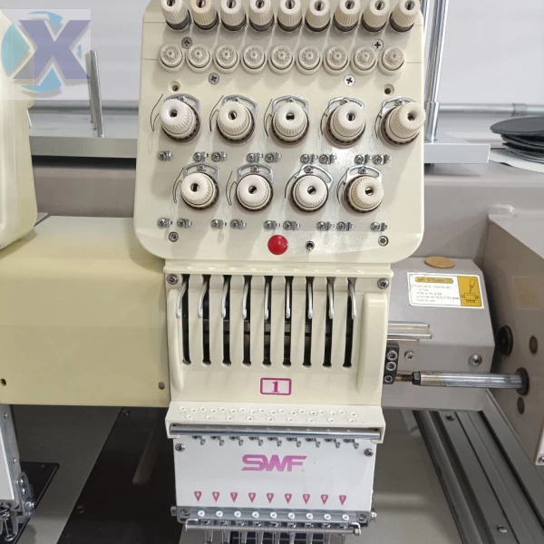 Maquina de Bordado Industrial 08 Cabeças 09 Agulhas SWF + Coleção de Bordados