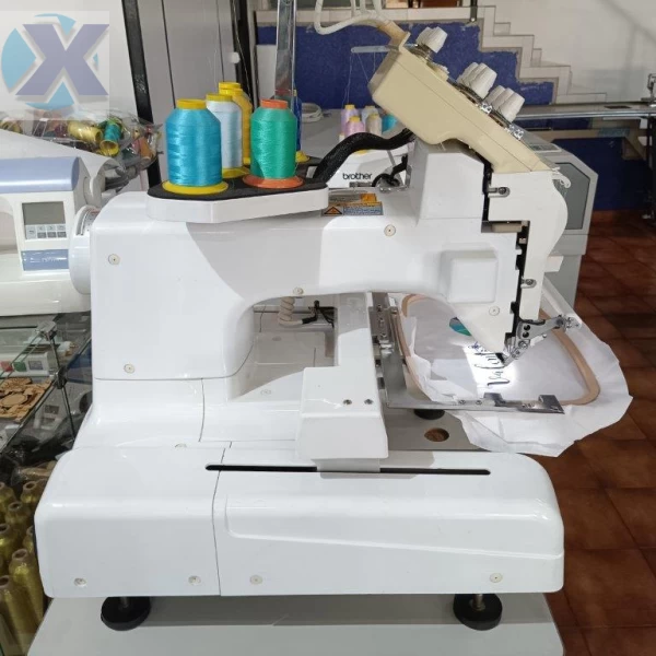 Maquina de Bordado Profissional 06 Agulhas SWF-MA6 + Coleção de Bordados