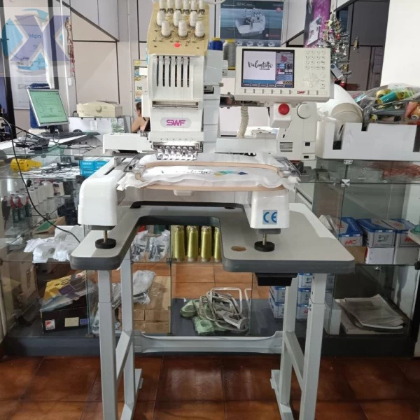 Maquina de Bordado Profissional 06 Agulhas SWF-MA6 + Coleção de Bordados