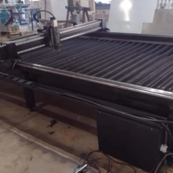 Mesa de Corte Industrial Tipo CNC Para Fonte Plasma Área de 3000x1500mm
