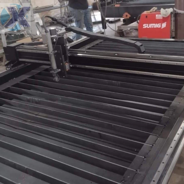 Mesa de Corte Industrial Tipo CNC Para Fonte Plasma Área de 3000x1500mm