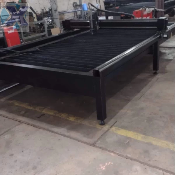 Mesa de Corte Industrial Tipo CNC Para Fonte Plasma Área de 3000x1500mm