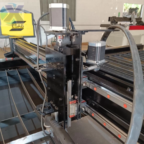 Mesa de Corte Industrial Tipo CNC Para Fonte Plasma Área de 3000x1500mm