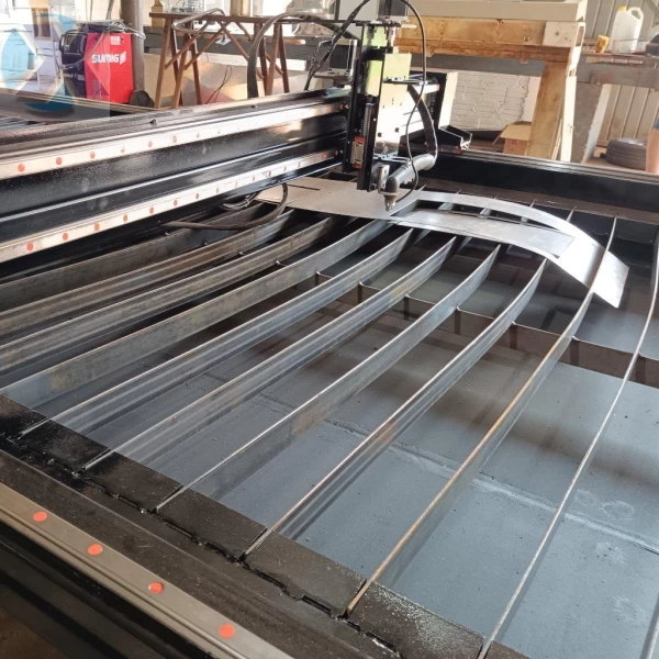 Mesa de Corte Industrial Tipo CNC Para Fonte Plasma Área de 3000x1500mm