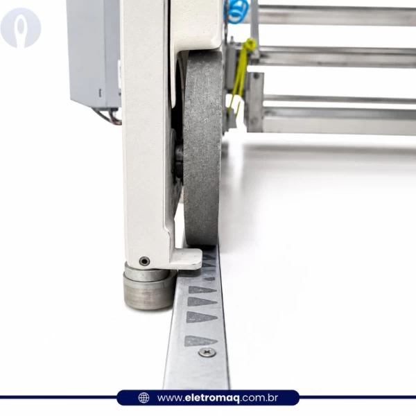 Enfestadeira Industrial Semi Automática Enfesmak p/ Tecidos Planos