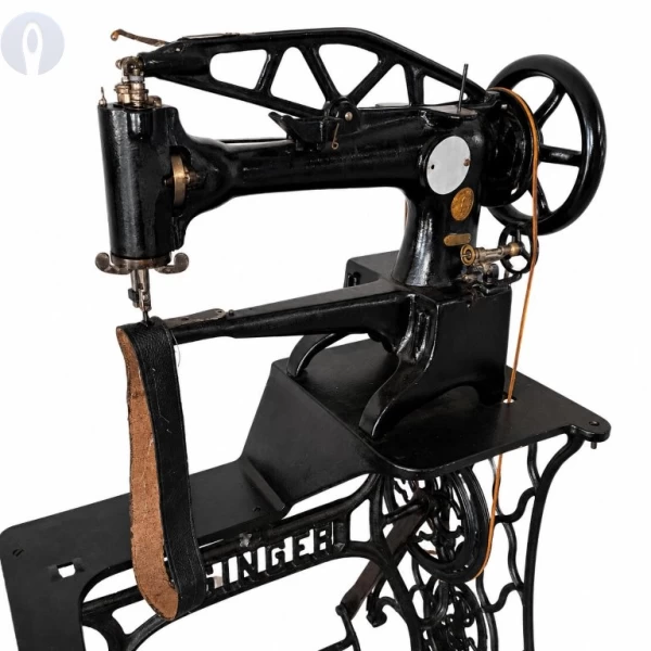 Maquina de Costura Sapateiro Singer 29-4 Restaurada - Objeto de Colecionador
