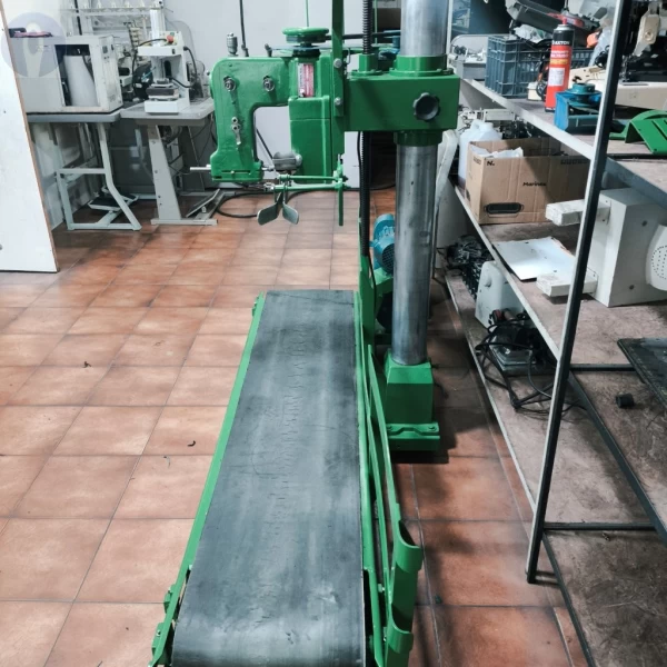 Maquina Para Fechar Sacaria Industrial c/ Esteira Matisa FE-200 Revisada 