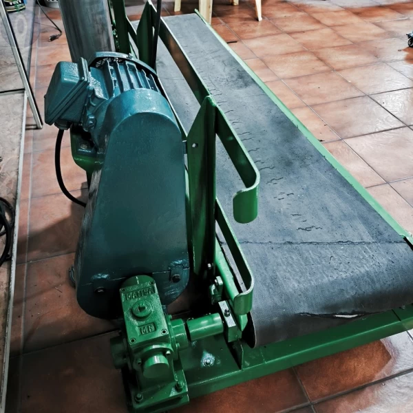 Maquina Para Fechar Sacaria Industrial c/ Esteira Matisa FE-200 Revisada 