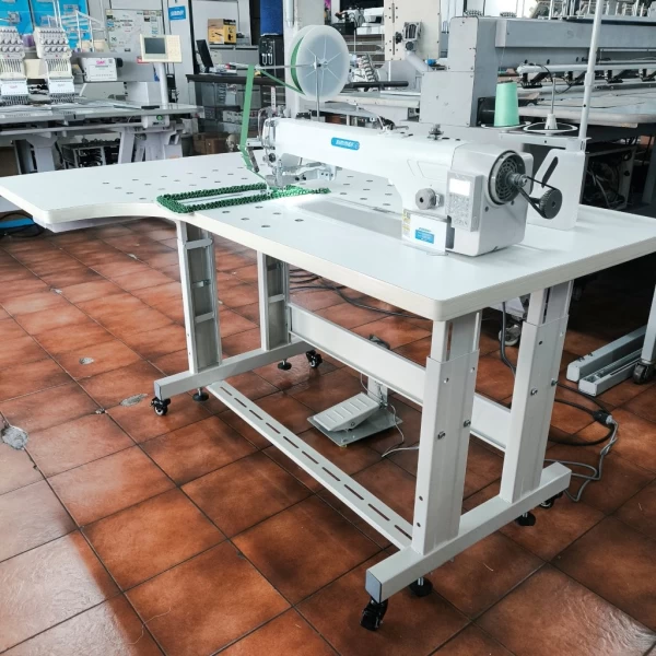 Maquina Tapeteira Eletrônica Alongada Direct Driver Cabeçote 56cm 