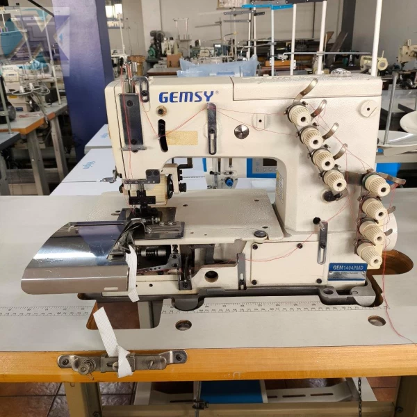 Maquina Elastiqueira Industrial 04 Agulhas c/ Aparelho Lençol Revisada