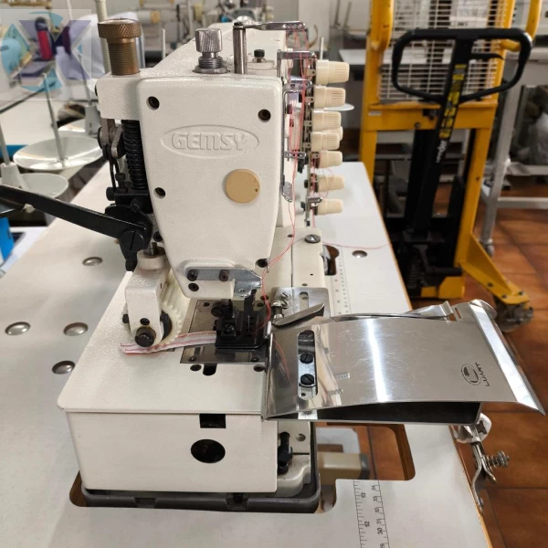 Maquina Elastiqueira Industrial 04 Agulhas c/ Aparelho Lençol Revisada