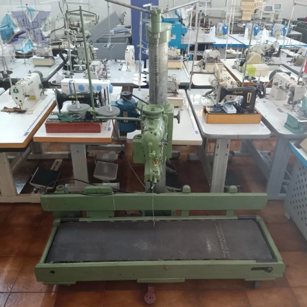 Maquina Para Fechar Boca de Sacaria c/ Esteira 