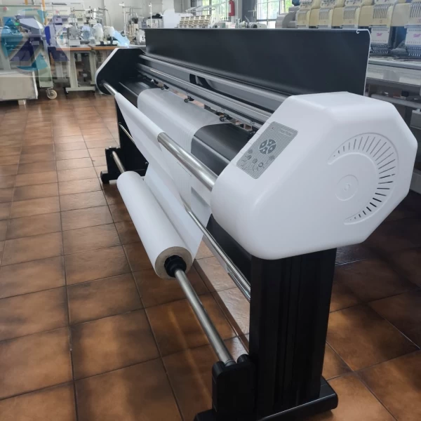 Plotter De Risco Industrial Para Confecção Molde e Encaixe Euro Forte 2100C