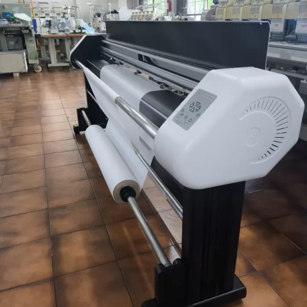 Plotter De Risco Industrial Para Confecção Molde e Encaixe Euro Forte 2100C