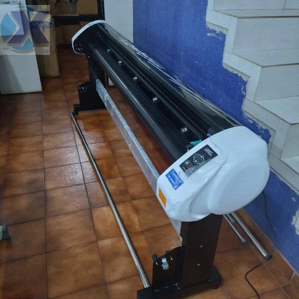 Plotter De Risco Industrial Para Confecção Molde e Encaixe Lanmax LM-200045-2